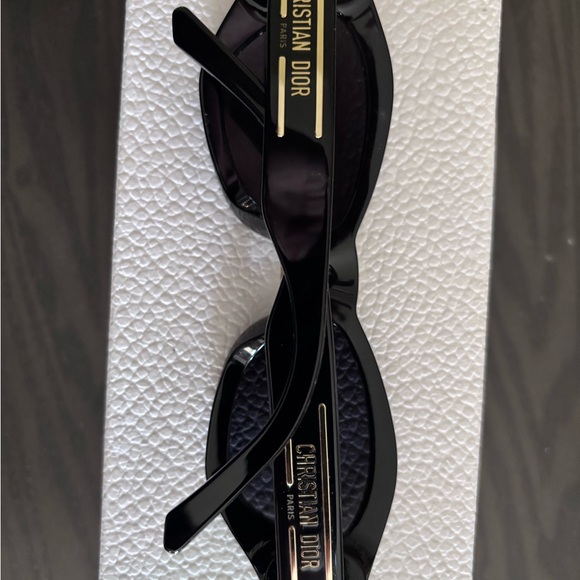 Stylish Black Sunglasses main image 7